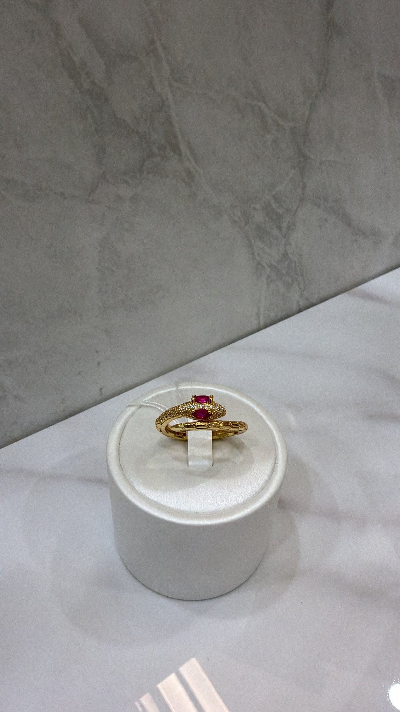 Pink Eyes Snake Ring
