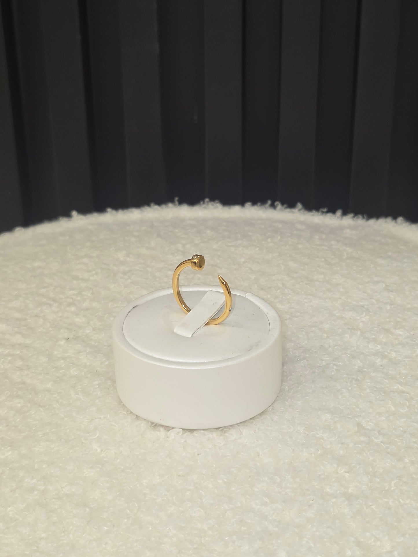 Gold Clavo Ring